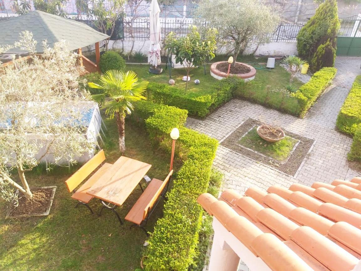 Vila M Vera Rooms With Kitchen And Apartments Дуррес Экстерьер фото
