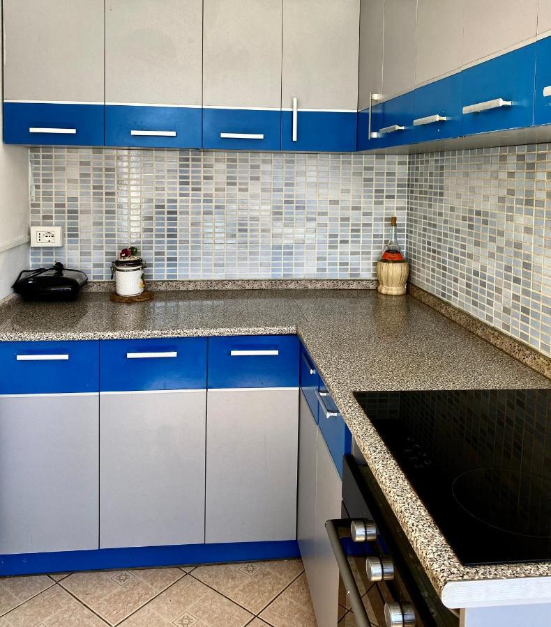 Vila M Vera Rooms With Kitchen And Apartments Дуррес Экстерьер фото