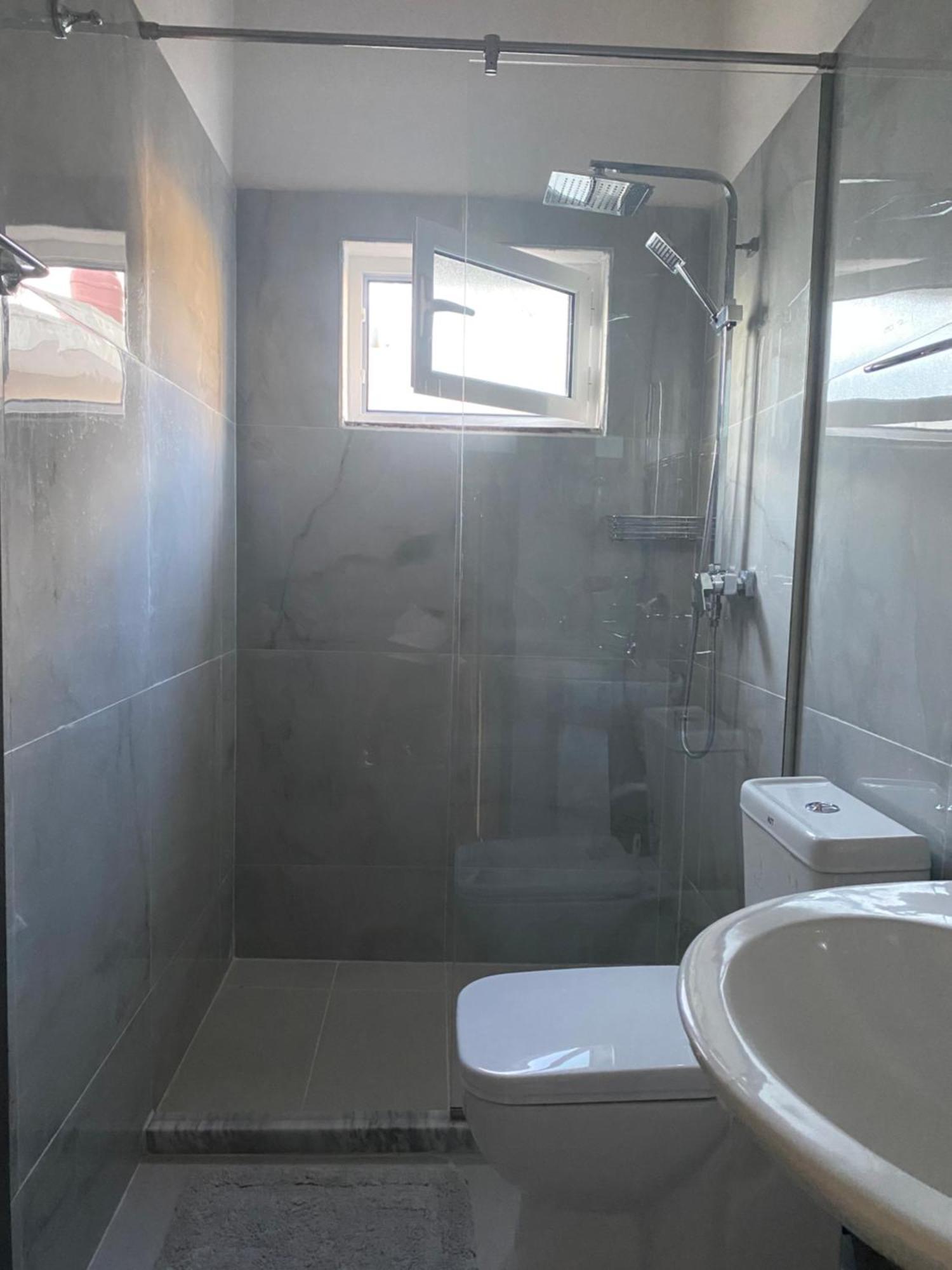 Vila M Vera Rooms With Kitchen And Apartments Дуррес Экстерьер фото