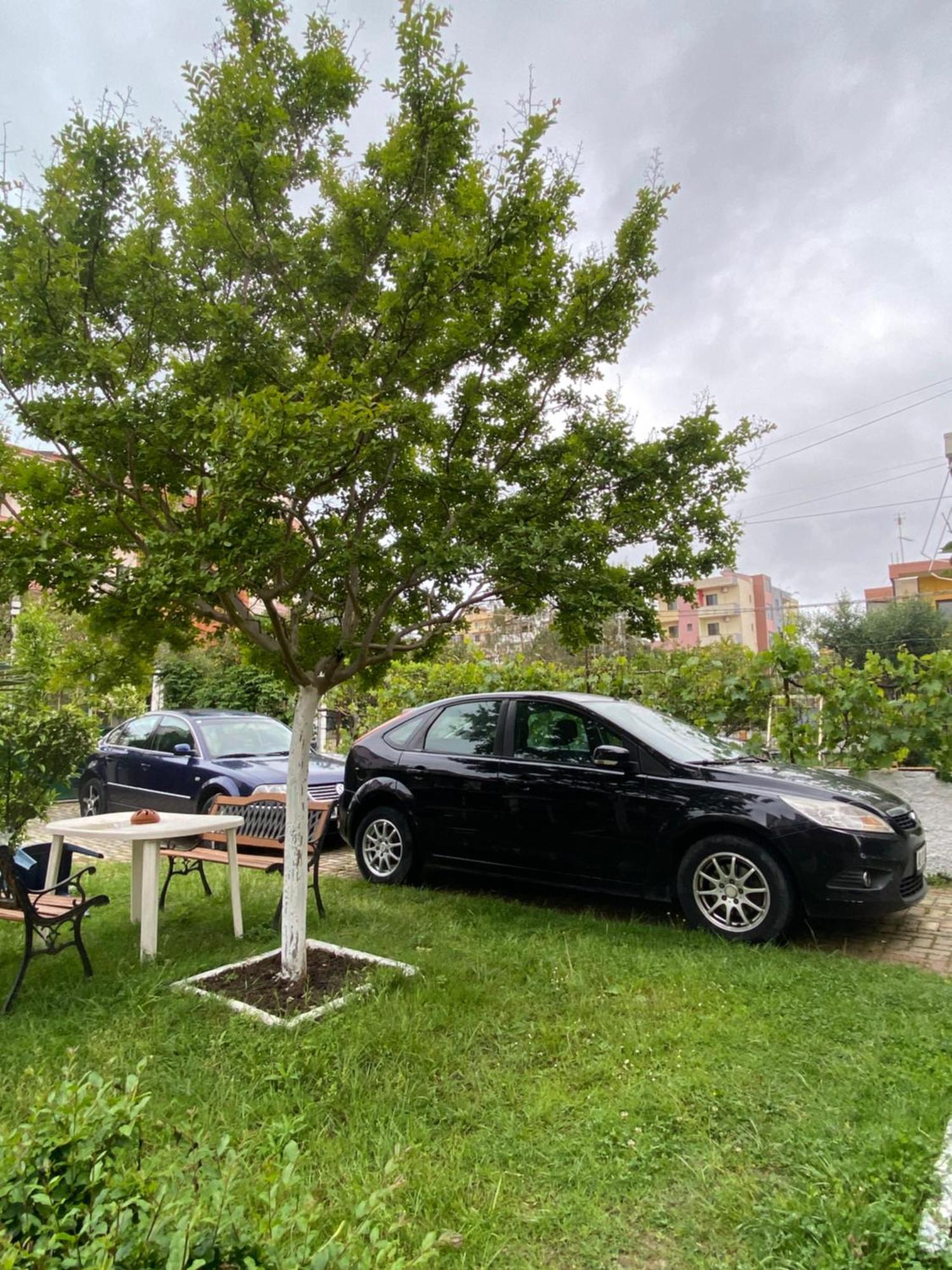 Vila M Vera Rooms With Kitchen And Apartments Дуррес Экстерьер фото