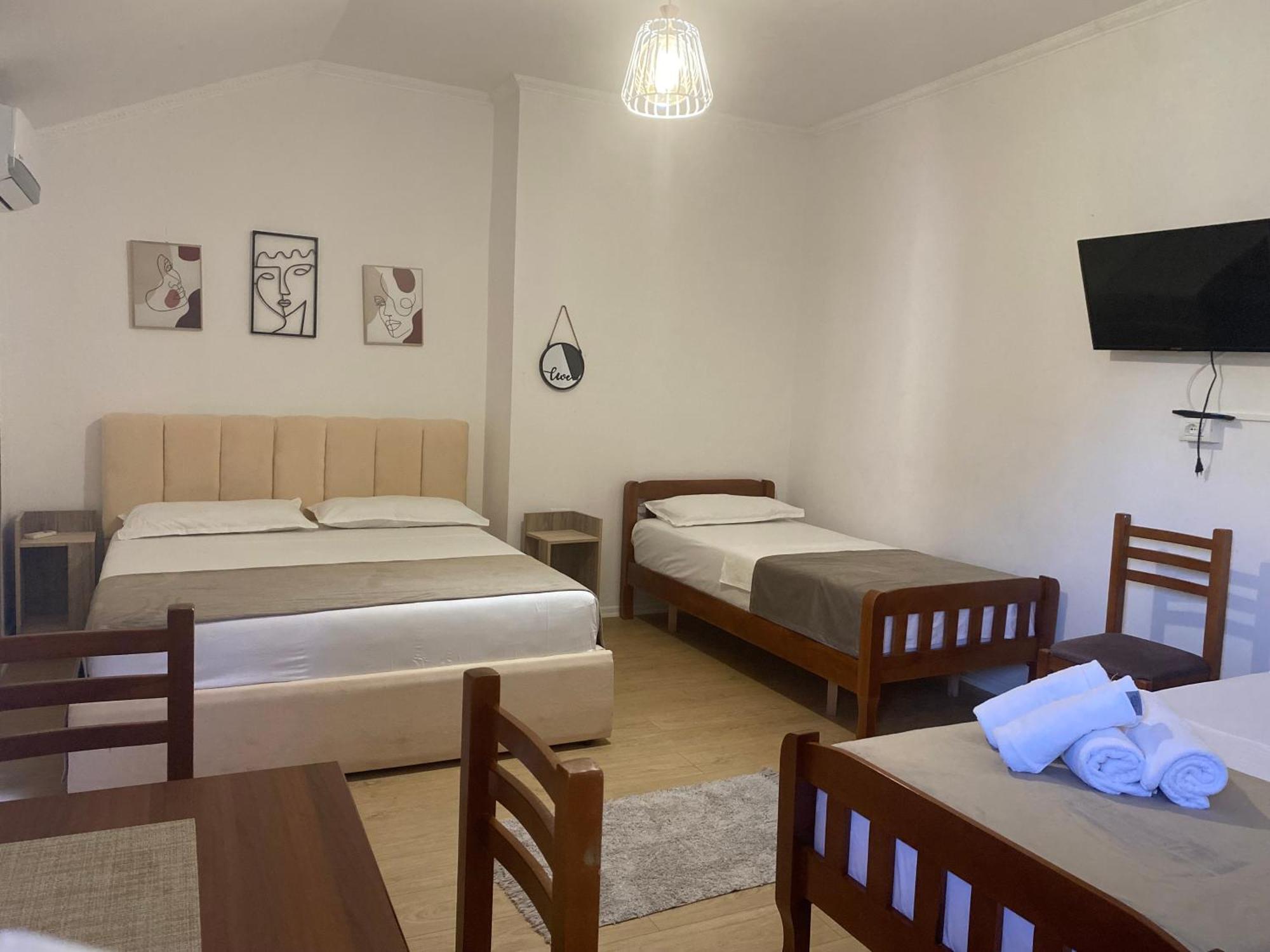 Vila M Vera Rooms With Kitchen And Apartments Дуррес Экстерьер фото