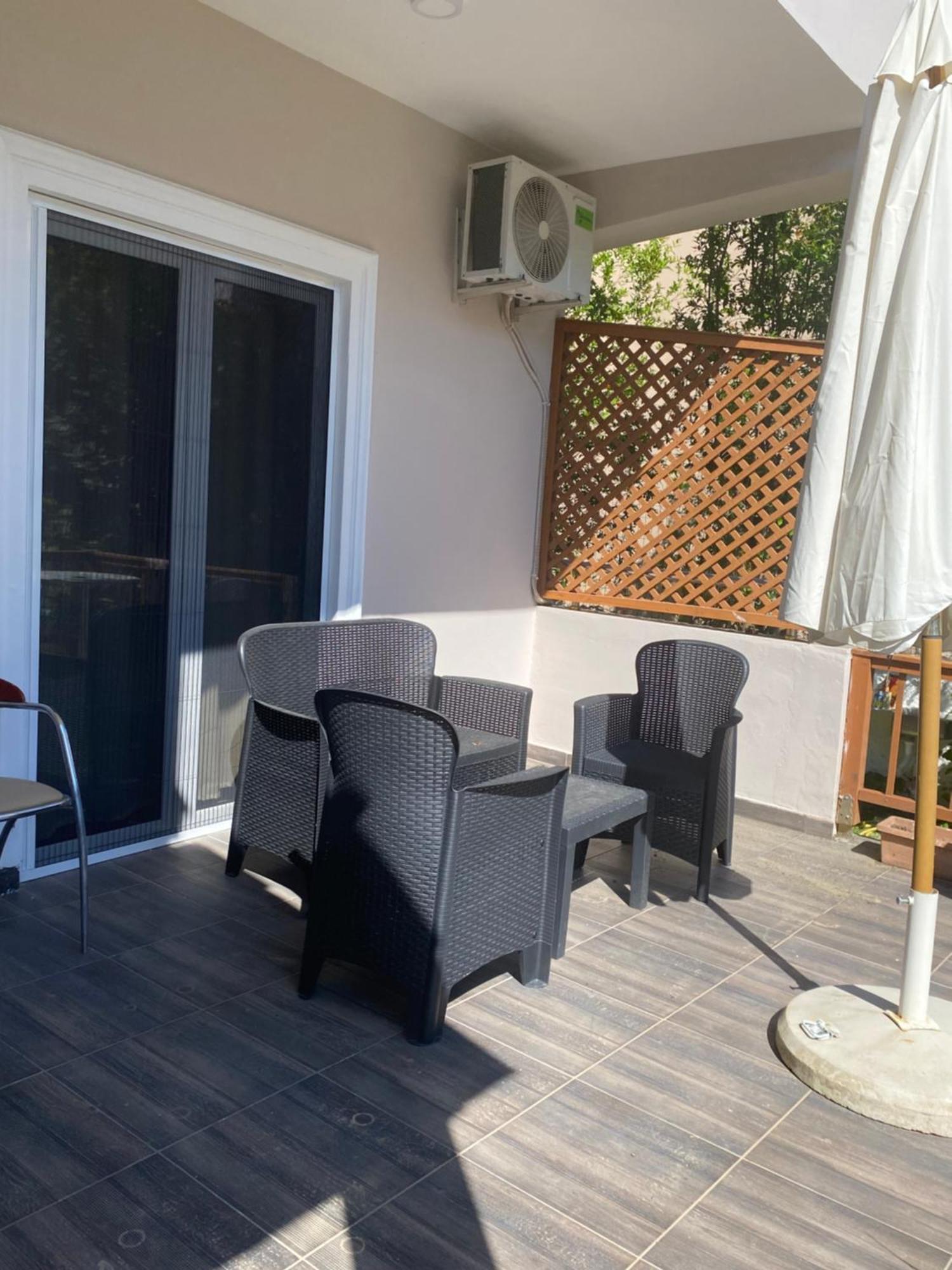 Vila M Vera Rooms With Kitchen And Apartments Дуррес Экстерьер фото