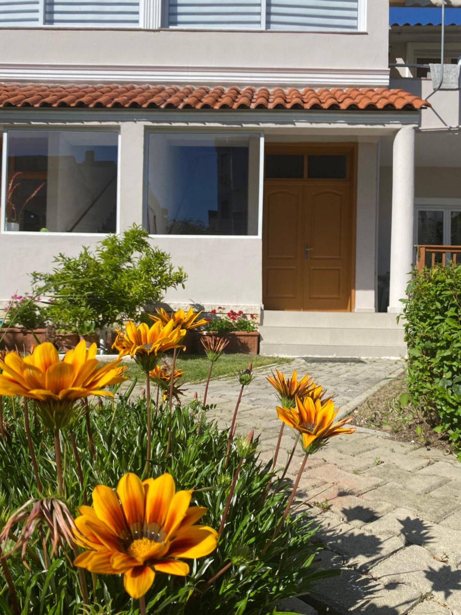 Vila M Vera Rooms With Kitchen And Apartments Дуррес Экстерьер фото